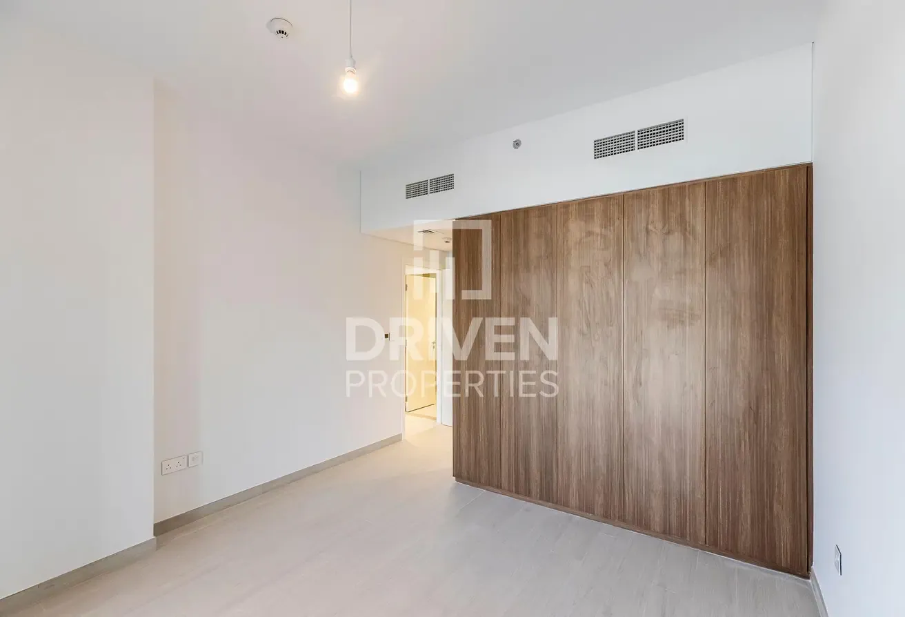 Genuine Listing | Vacant and Spacious Apt