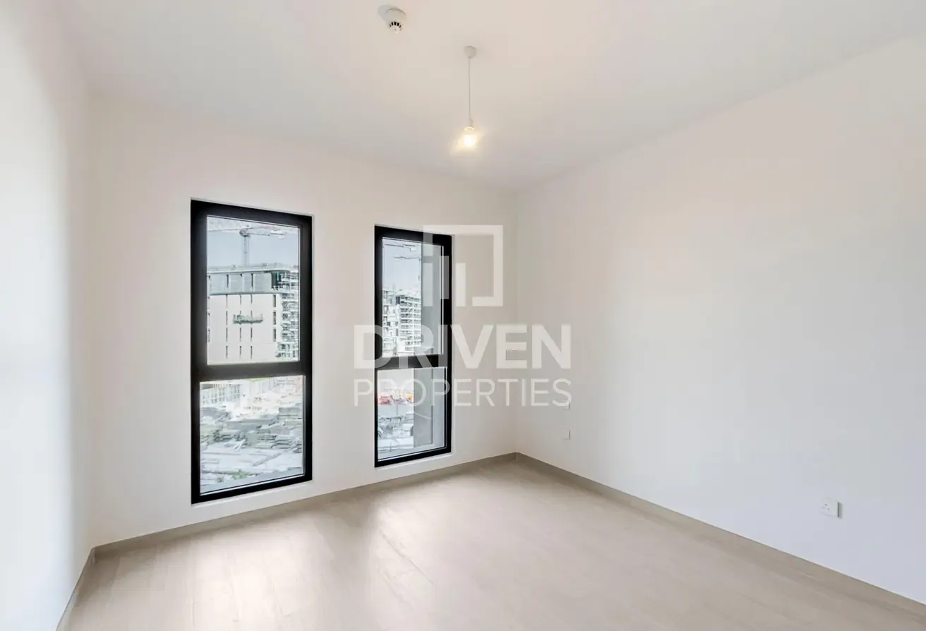 Genuine Listing | Vacant and Spacious Apt