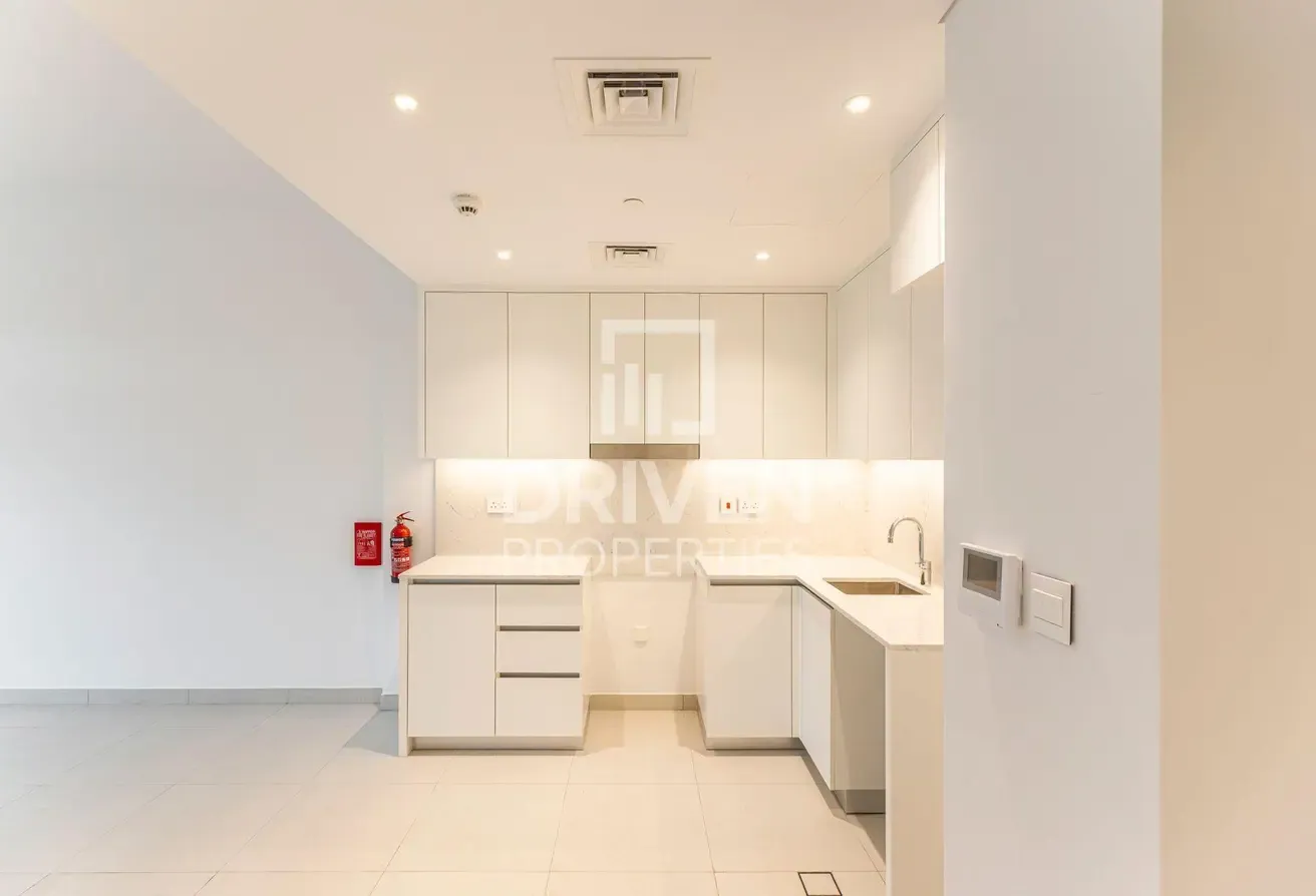 Ready to Move in | Open Kitchen | Unique Layout
