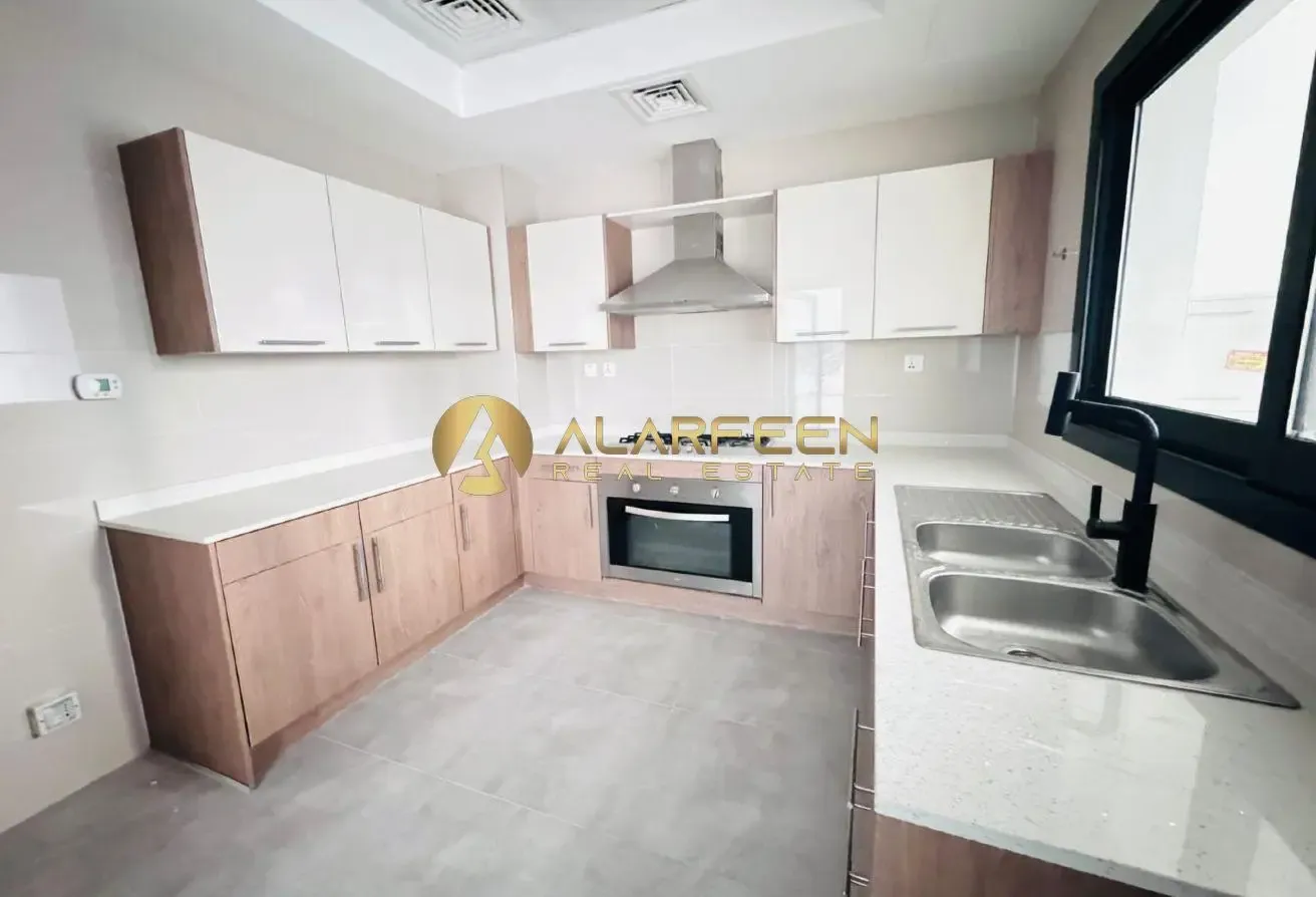Offer 4BHK + Maid | Unfurnished  | Book now