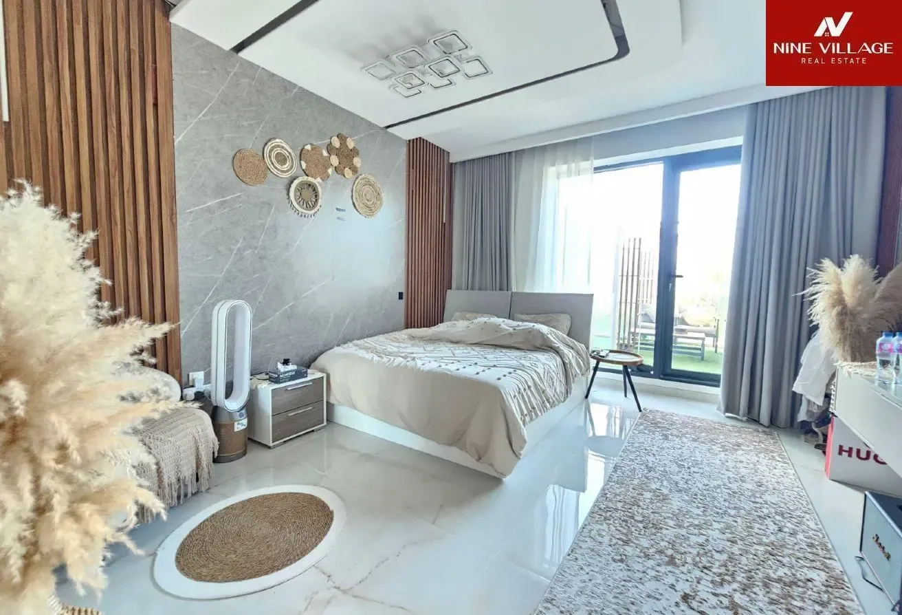 Exclusive Luxury 4BR Townhouse | Park Facing