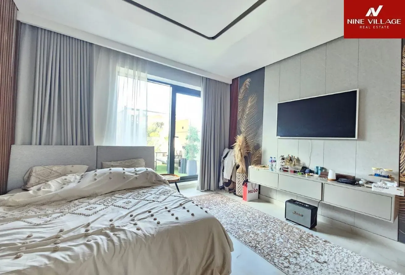 Exclusive Luxury 4BR Townhouse | Park Facing