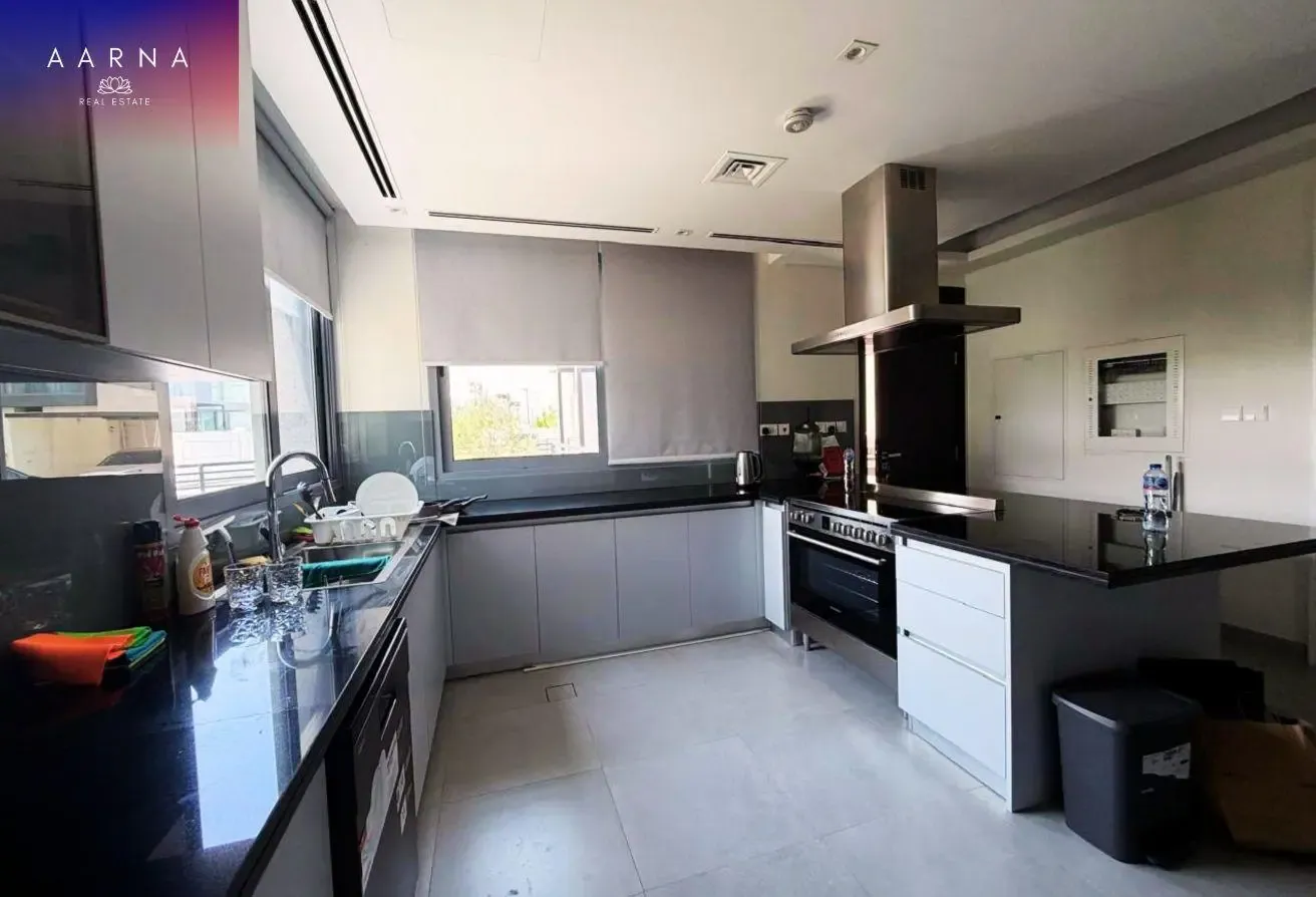 Luxury 5BR | Private Pool | Lift Inside