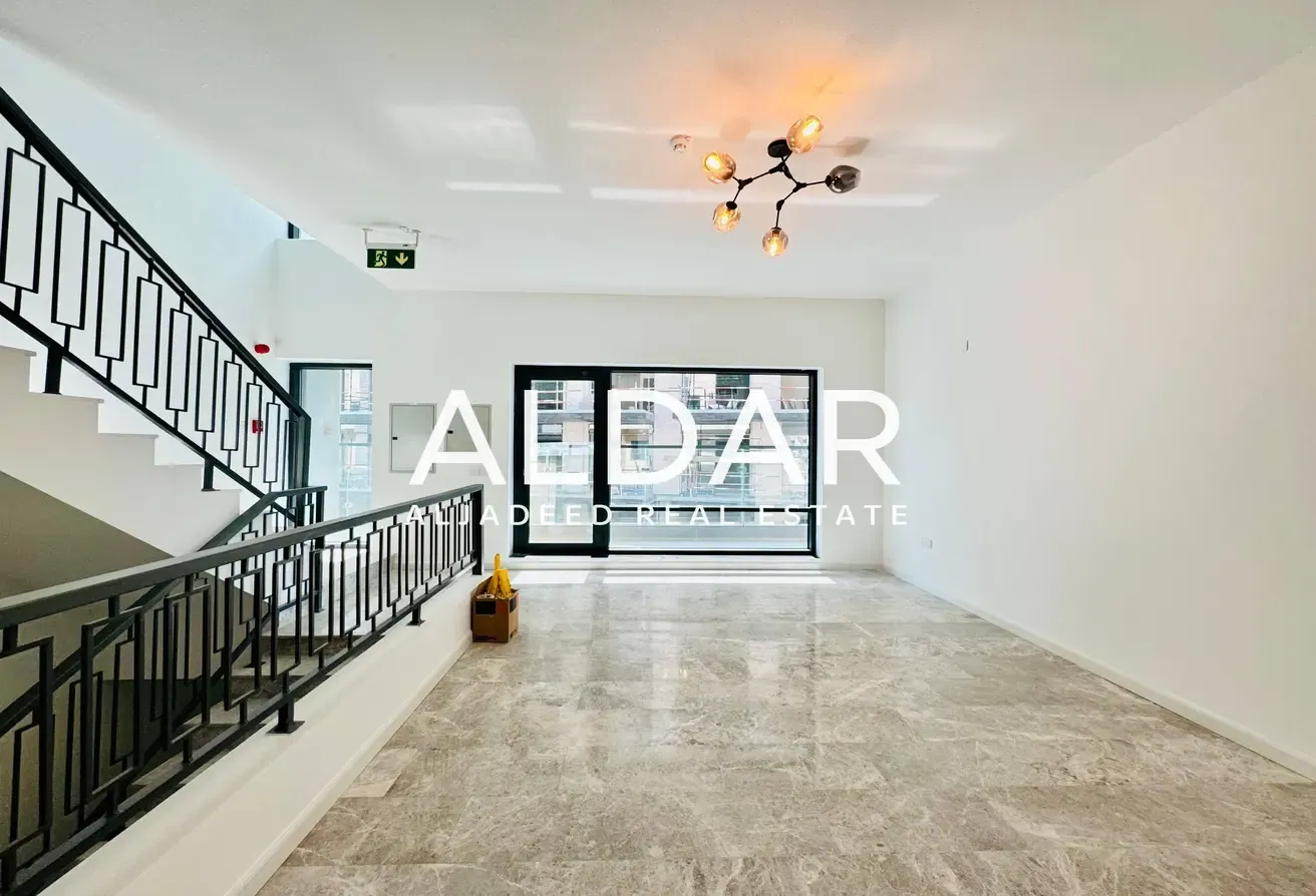 G+2 | Corner Unit | With Amenities | Vacant