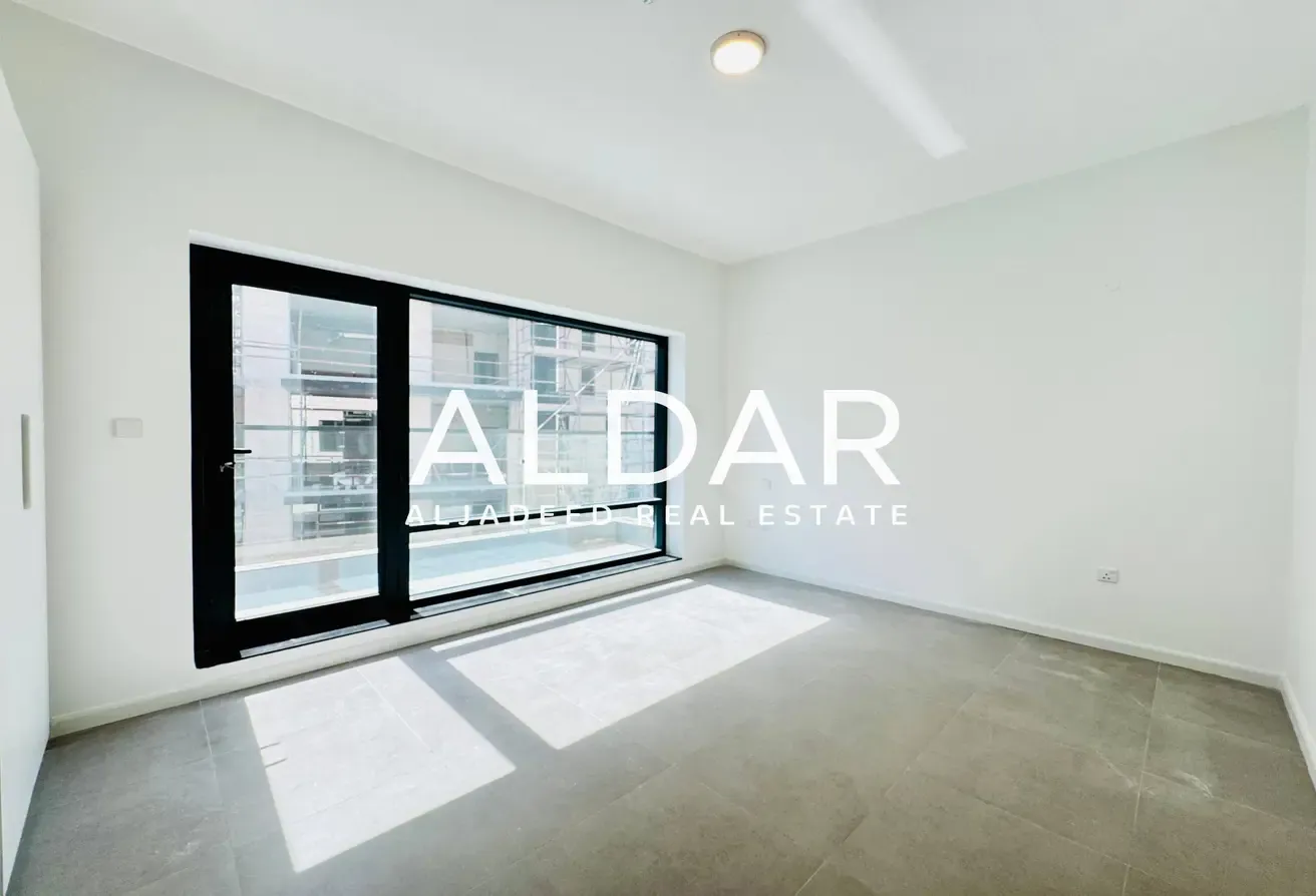 G+2 | Corner Unit | With Amenities | Vacant