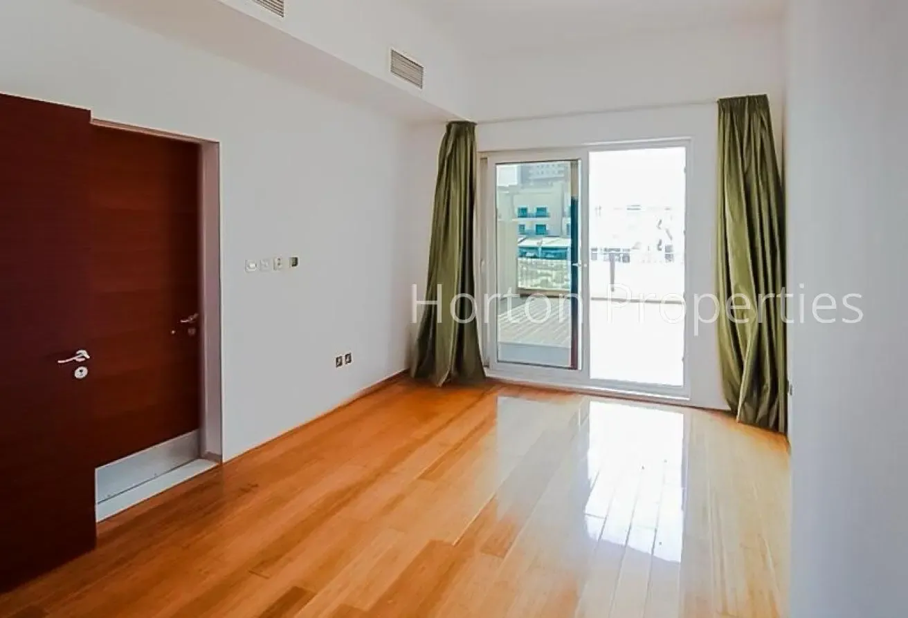 MAID ROOM I SPACIOUS I PRIME LOCATION