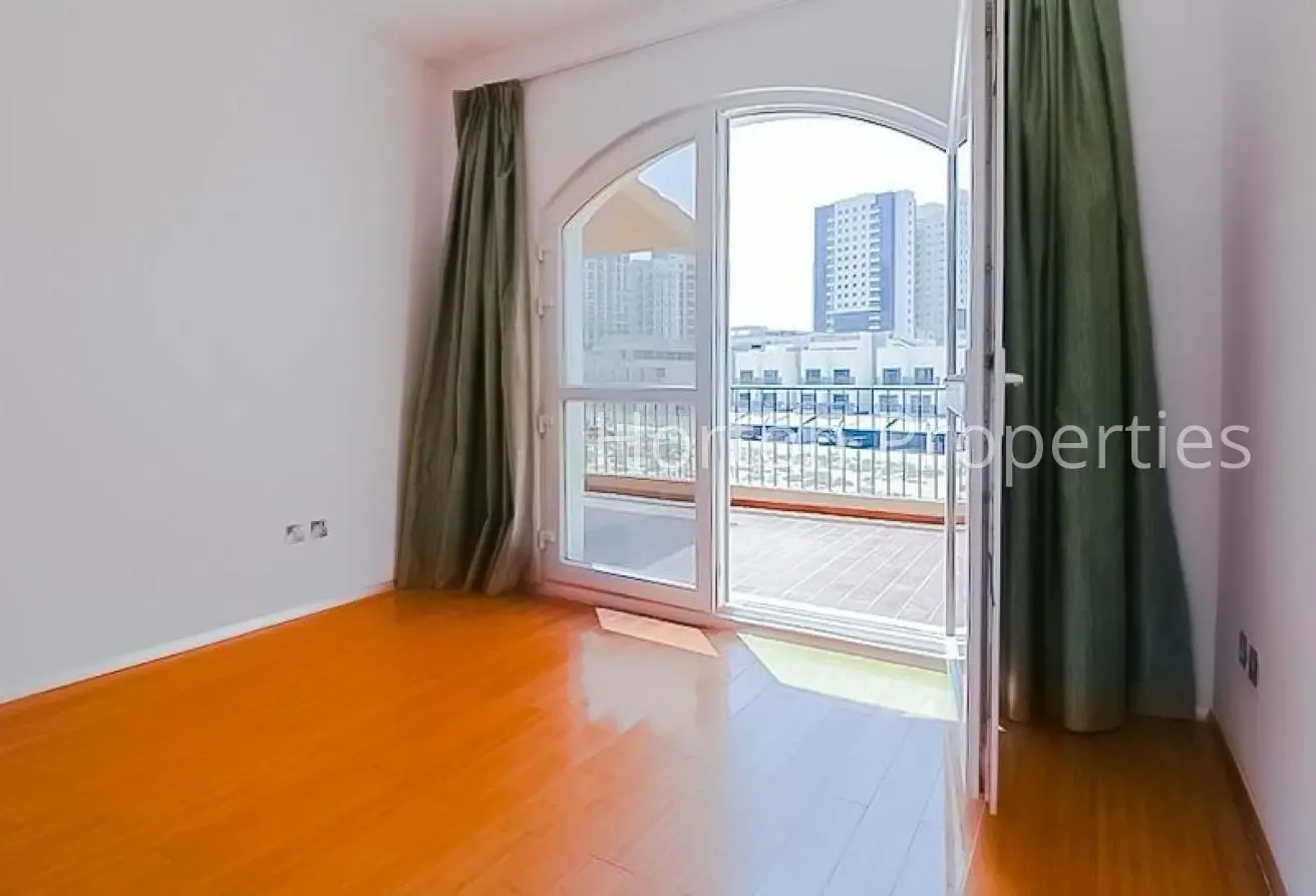 MAID ROOM I SPACIOUS I PRIME LOCATION