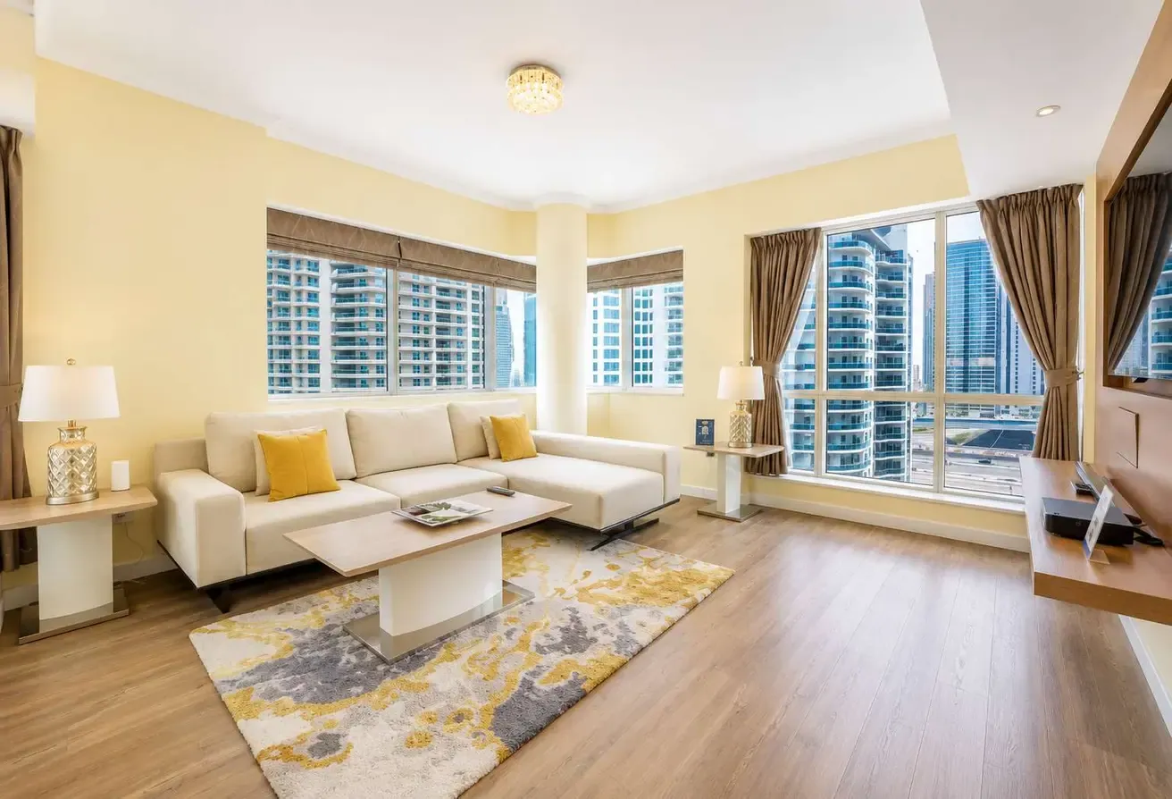 Dubai Marina 1BR Apartment with Gym & Pool