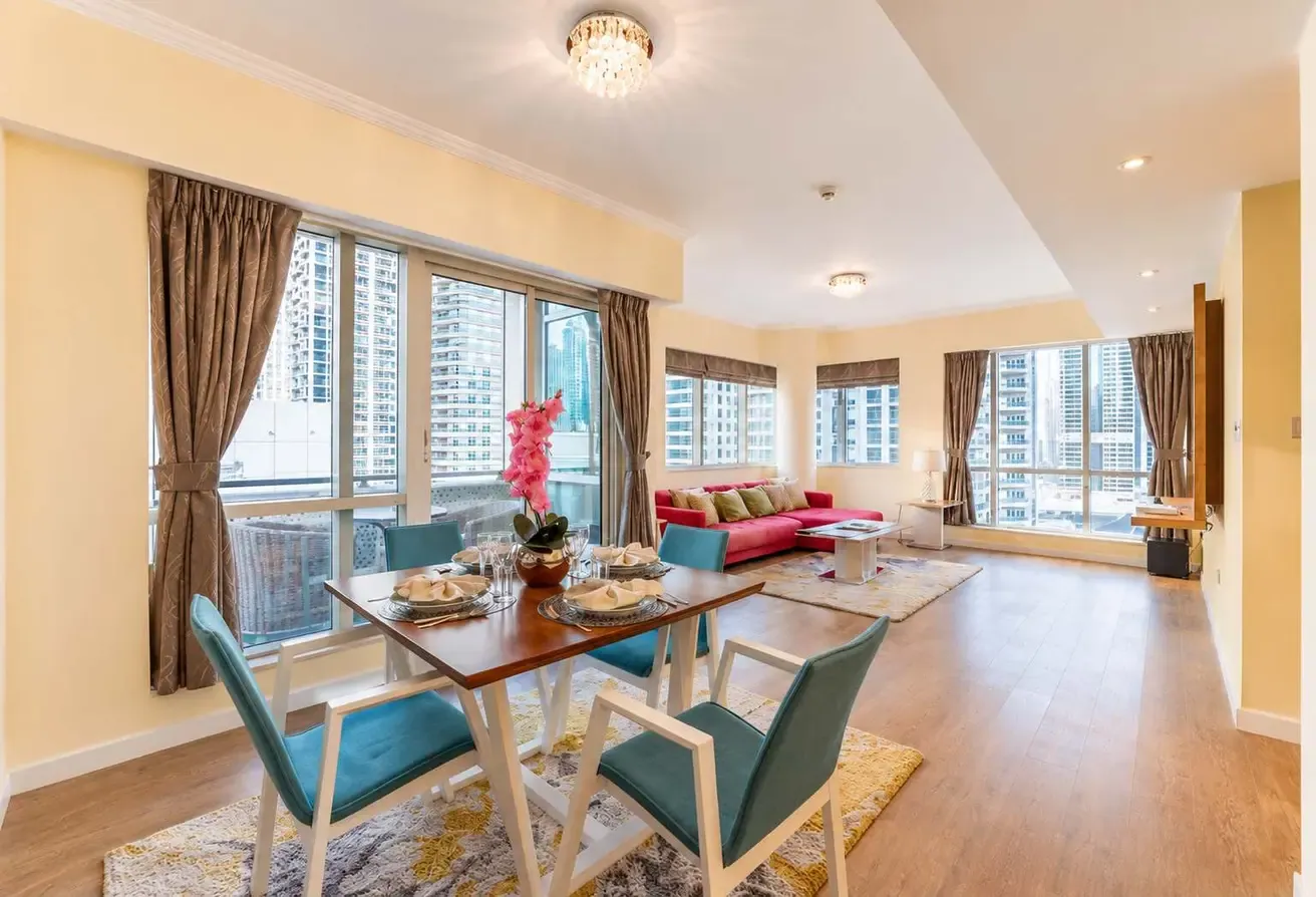 Dubai Marina 1BR Apartment with Gym & Pool