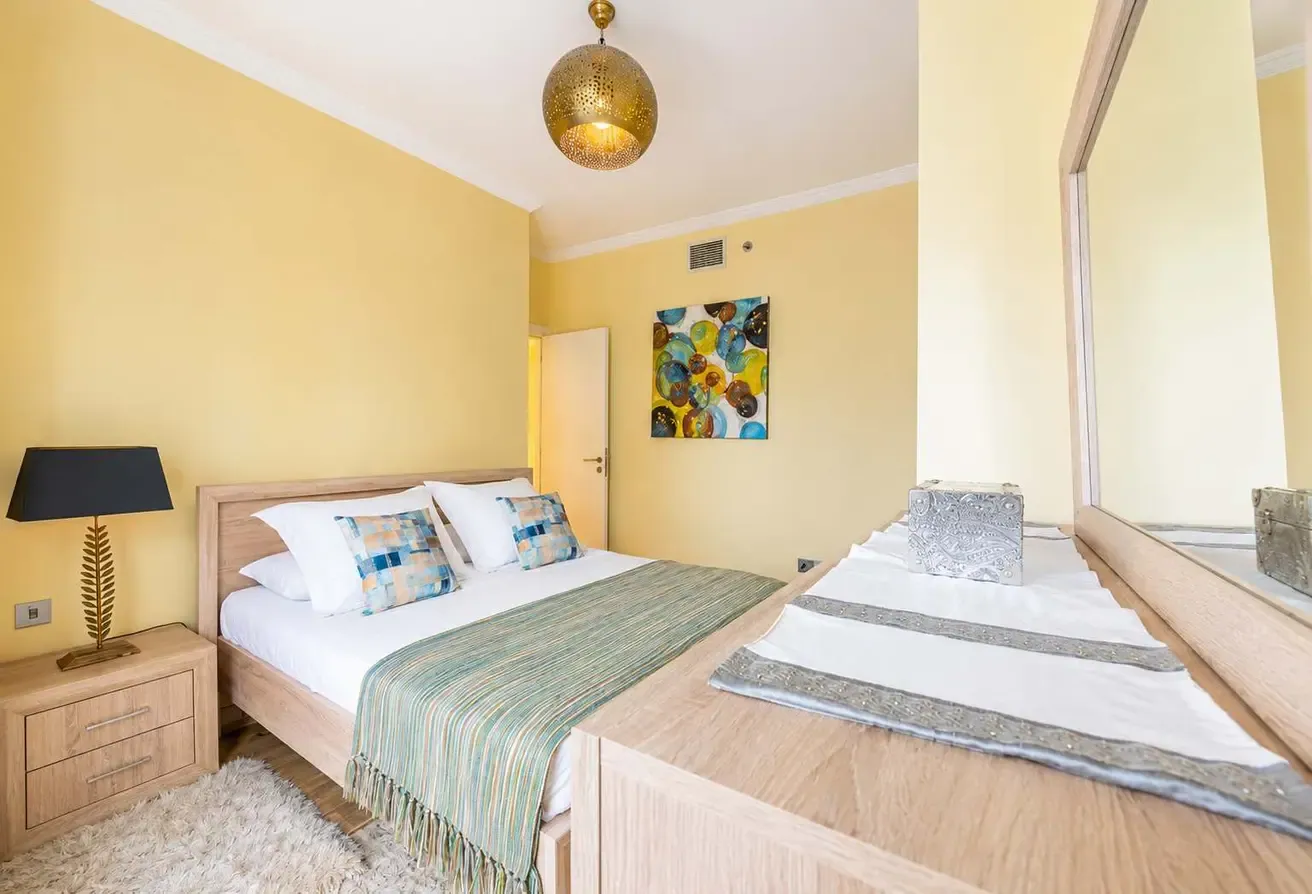 Dubai Marina 1BR Apartment with Gym & Pool