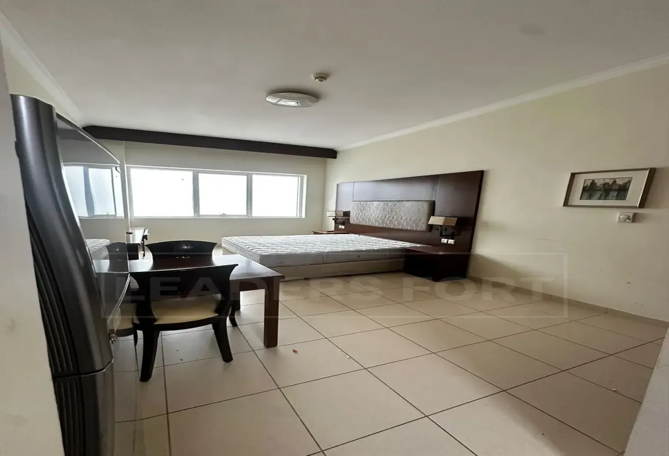 Close to metro | On SZR | Family building