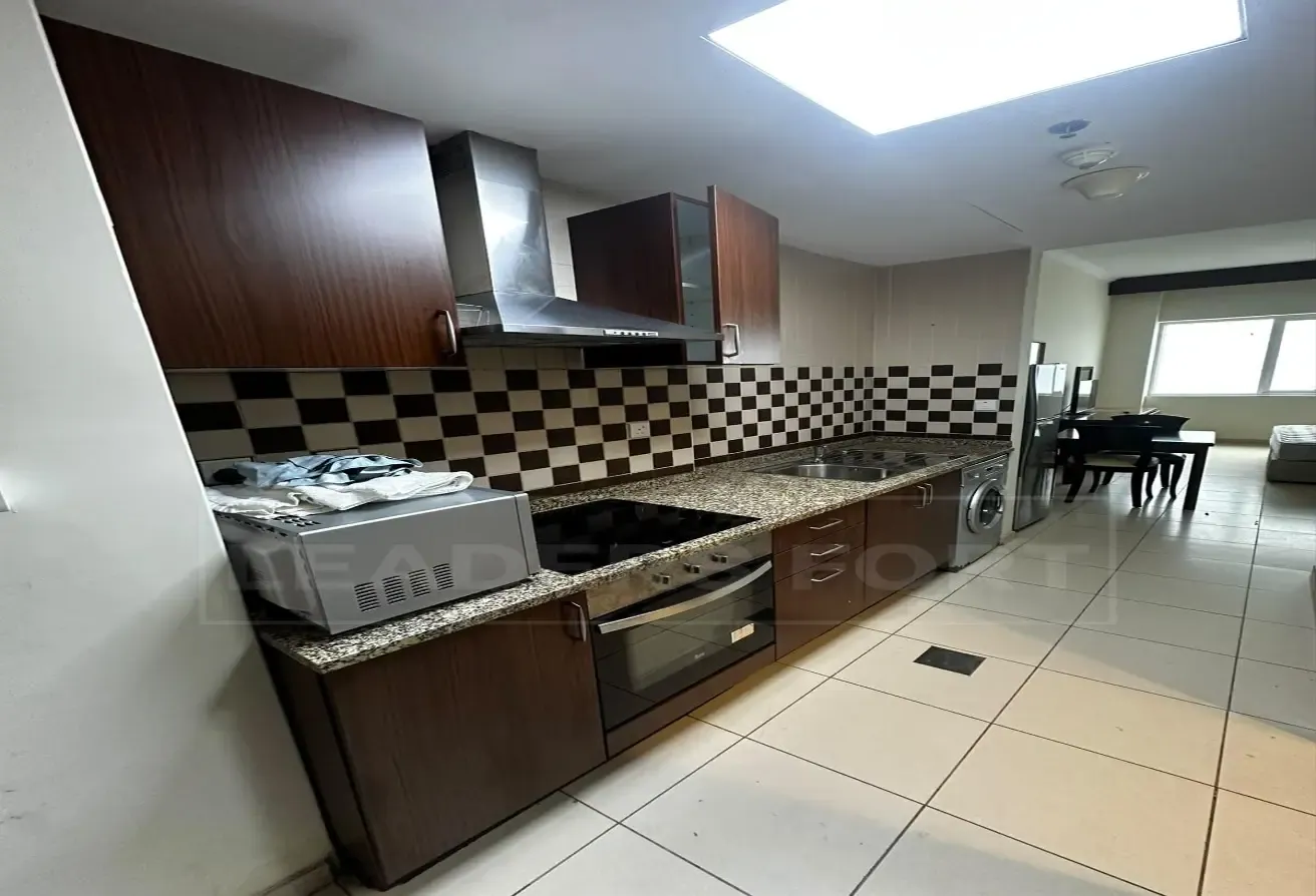 Close to metro | On SZR | Family building