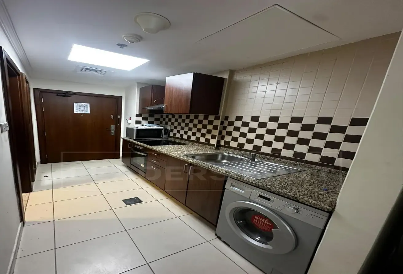 Close to metro | On SZR | Family building