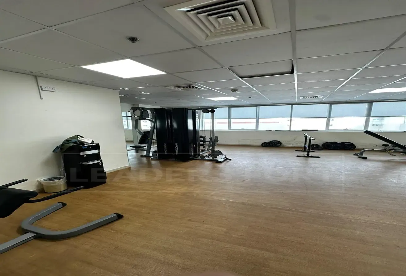 Close to metro | On SZR | Family building