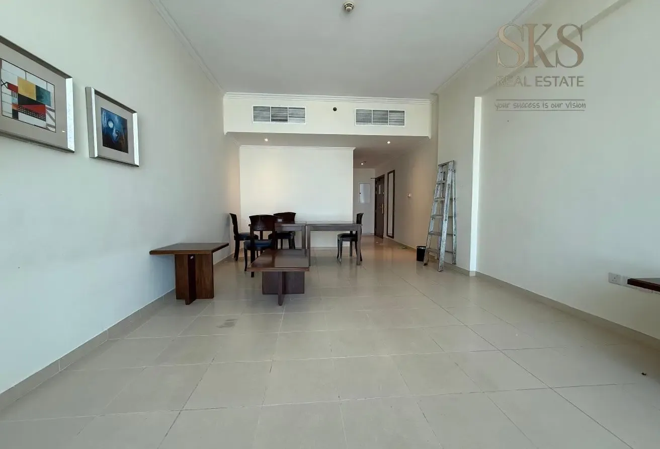 FULLY FURNISHED Upgraded 2 BR APT | NEAR METRO