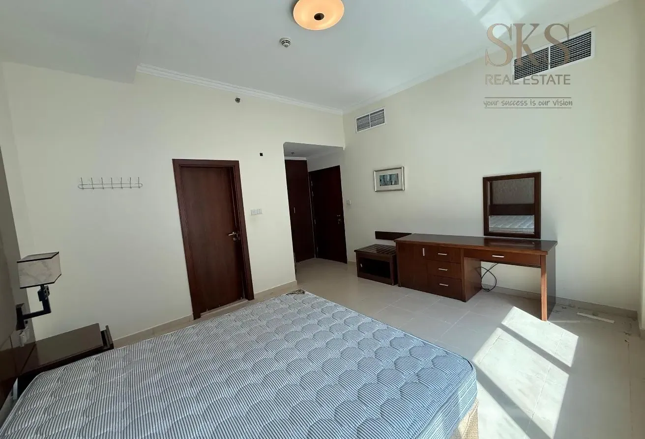 FULLY FURNISHED Upgraded 2 BR APT | NEAR METRO