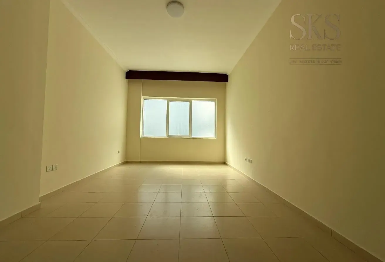 Luxury 1 BR APT | WHITE GOODS | NEAR METRO STATION