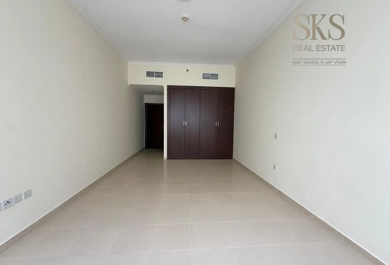 Luxury 1 BR APT | WHITE GOODS | NEAR METRO STATION