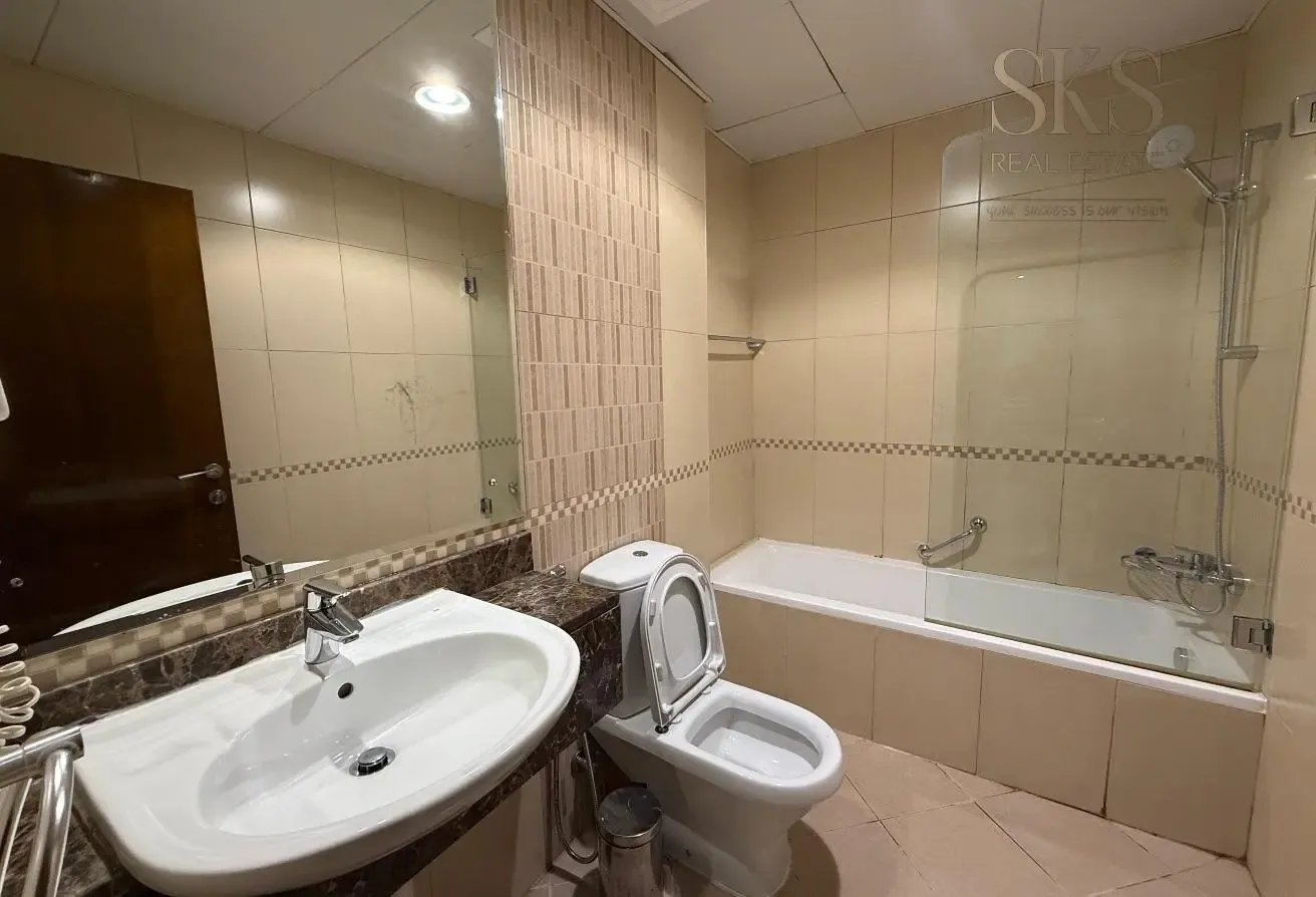 Luxury 1 BR APT | WHITE GOODS | NEAR METRO STATION