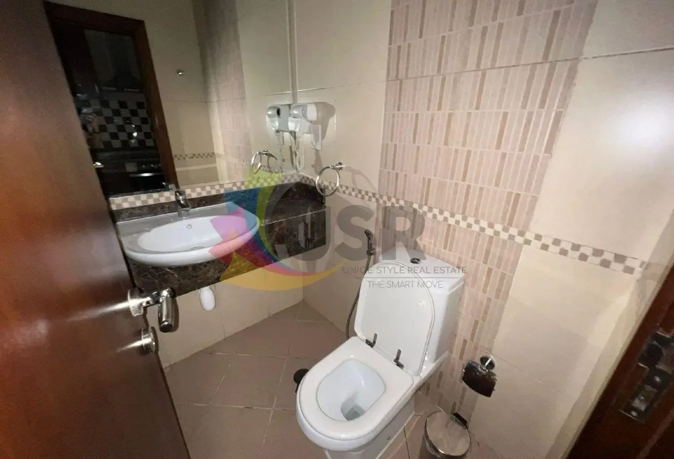 UNFURNISHED STUDIO CLOSE TO METRO END OF JULY 50K