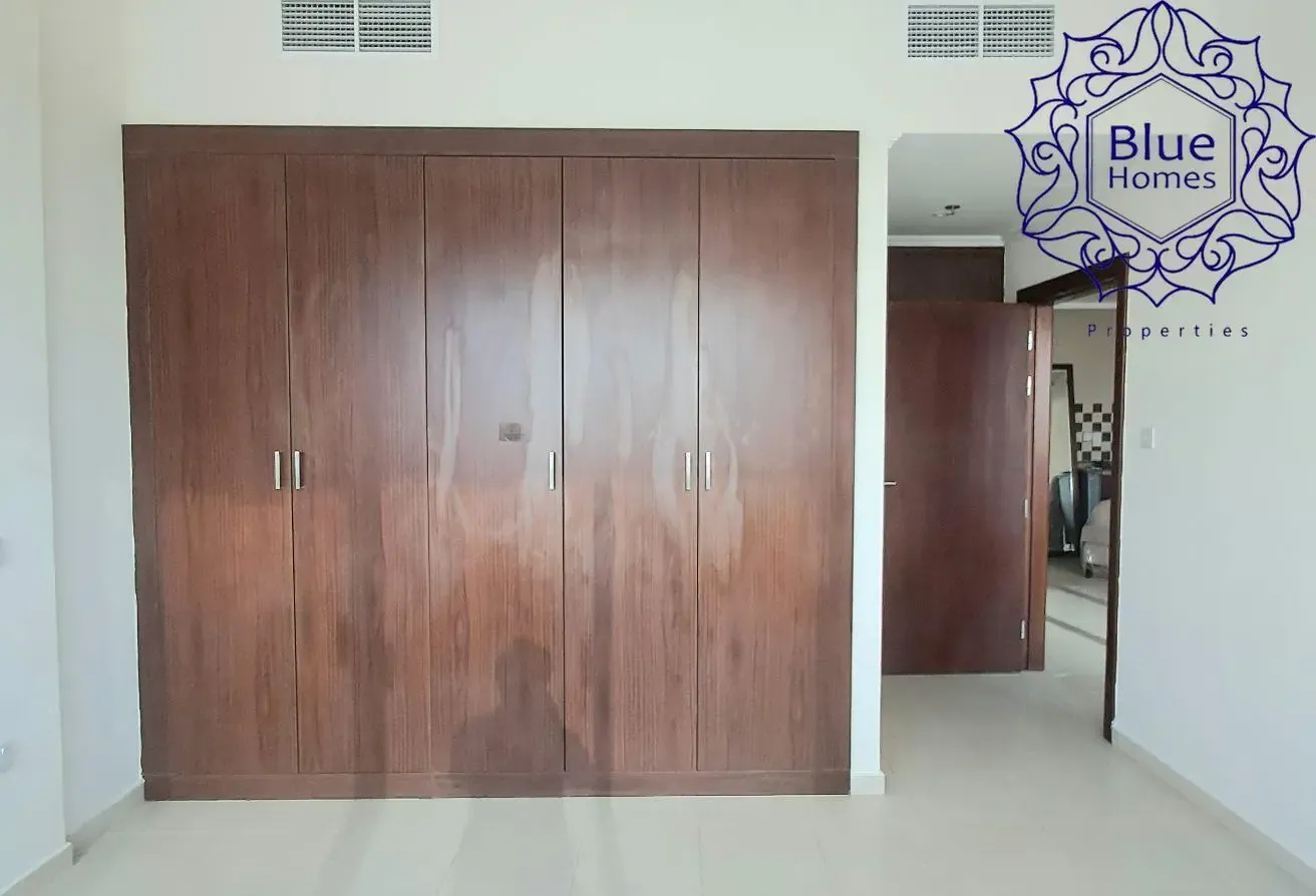Spacious 1BHK apartment |Walking distance to Metro