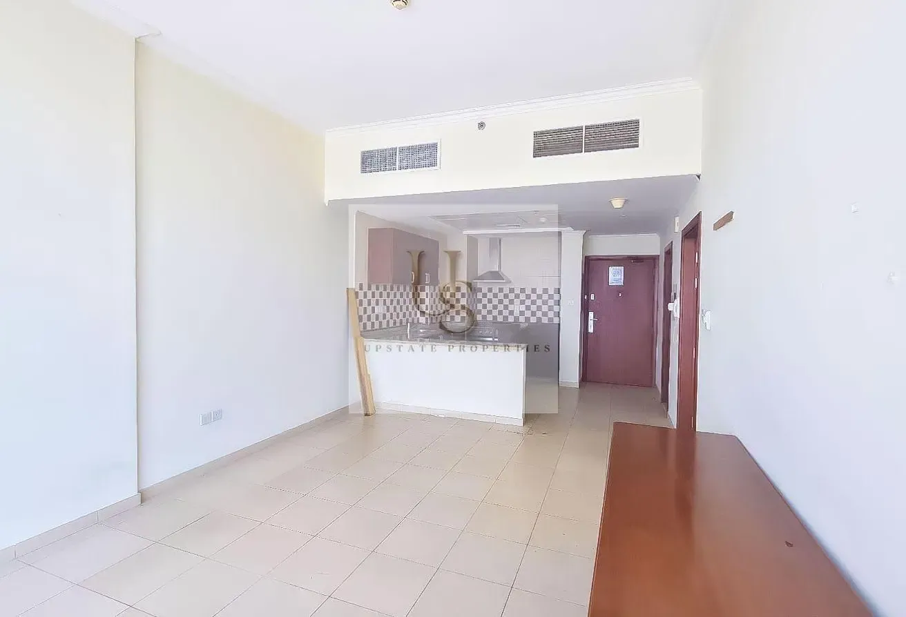 Spacious 1BHK | Sheikh Zayed | Unfurnished