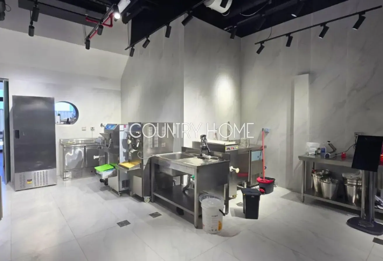 Investor Deal | Prime Shop | Below Market Price