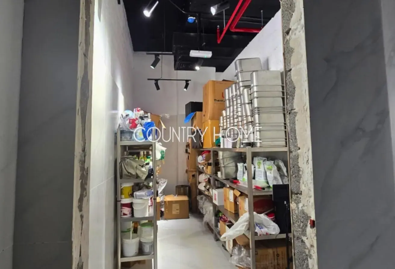 Investor Deal | Prime Shop | Below Market Price