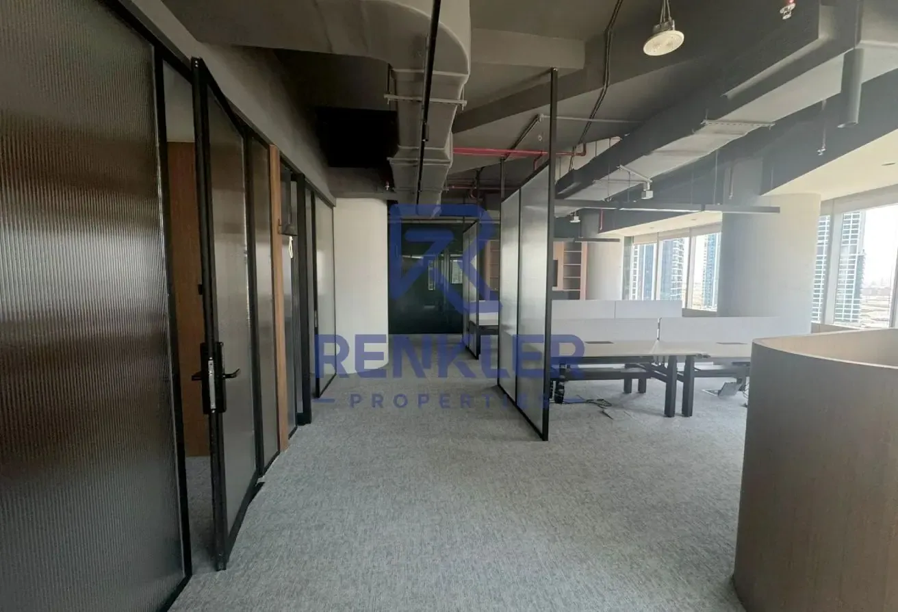 Vacant | Partitioned | Close To Metro | Grade A