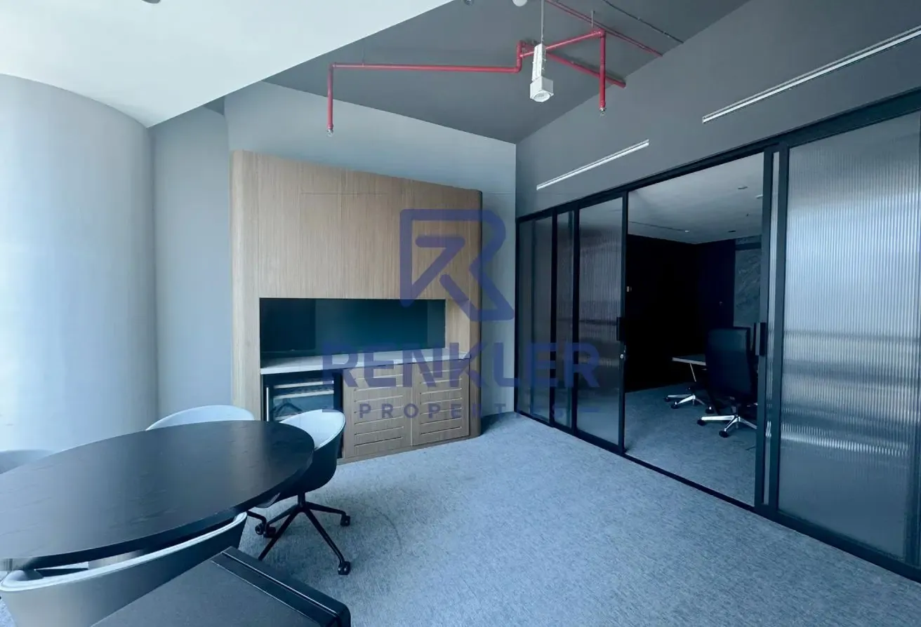 Vacant | Partitioned | Close To Metro | Grade A