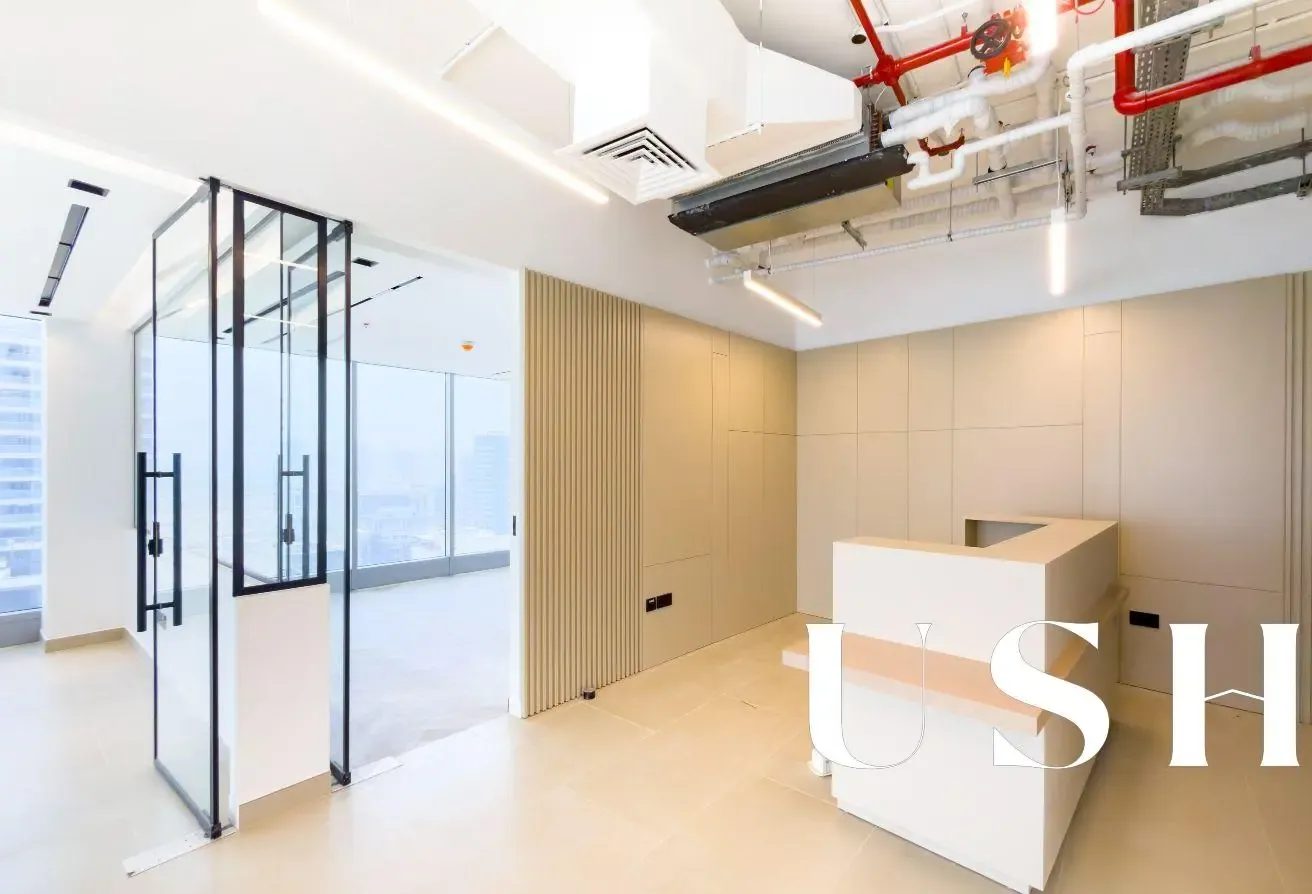Beautifully Fitted/ Vastu / Corner Office/ Vacant