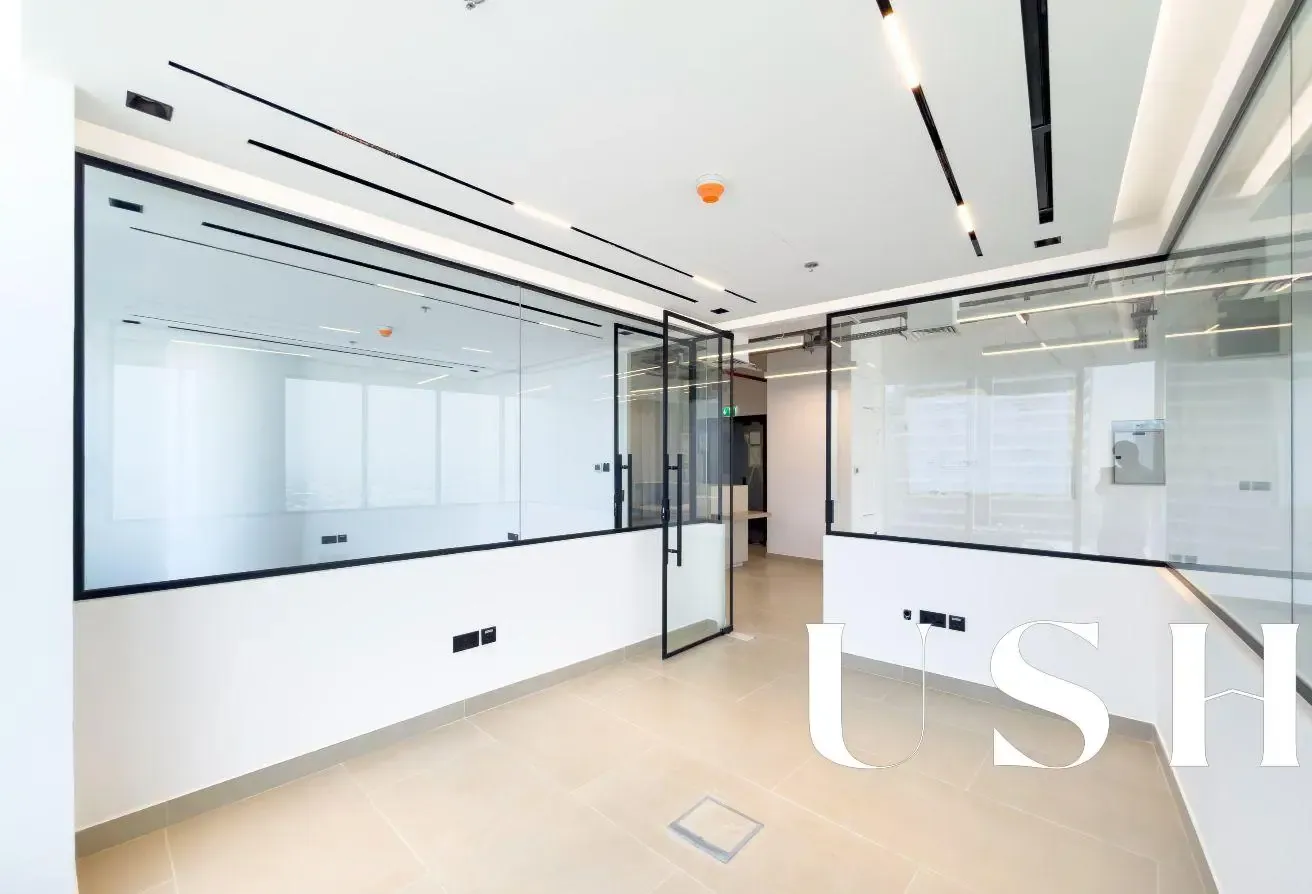 Beautifully Fitted/ Vastu / Corner Office/ Vacant