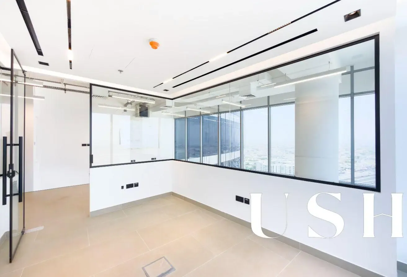 Beautifully Fitted/ Vastu / Corner Office/ Vacant
