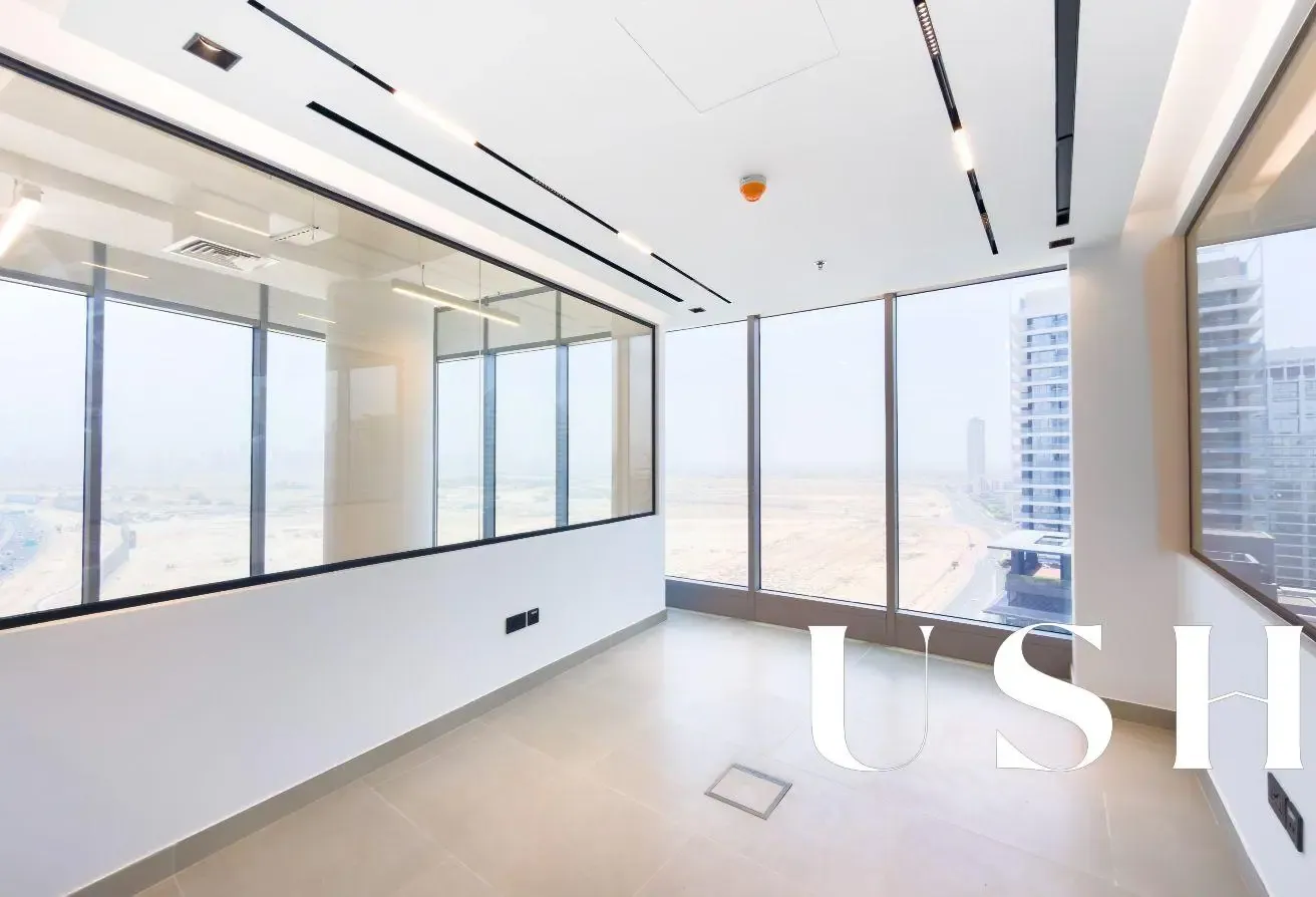 Beautifully Fitted/ Vastu / Corner Office/ Vacant