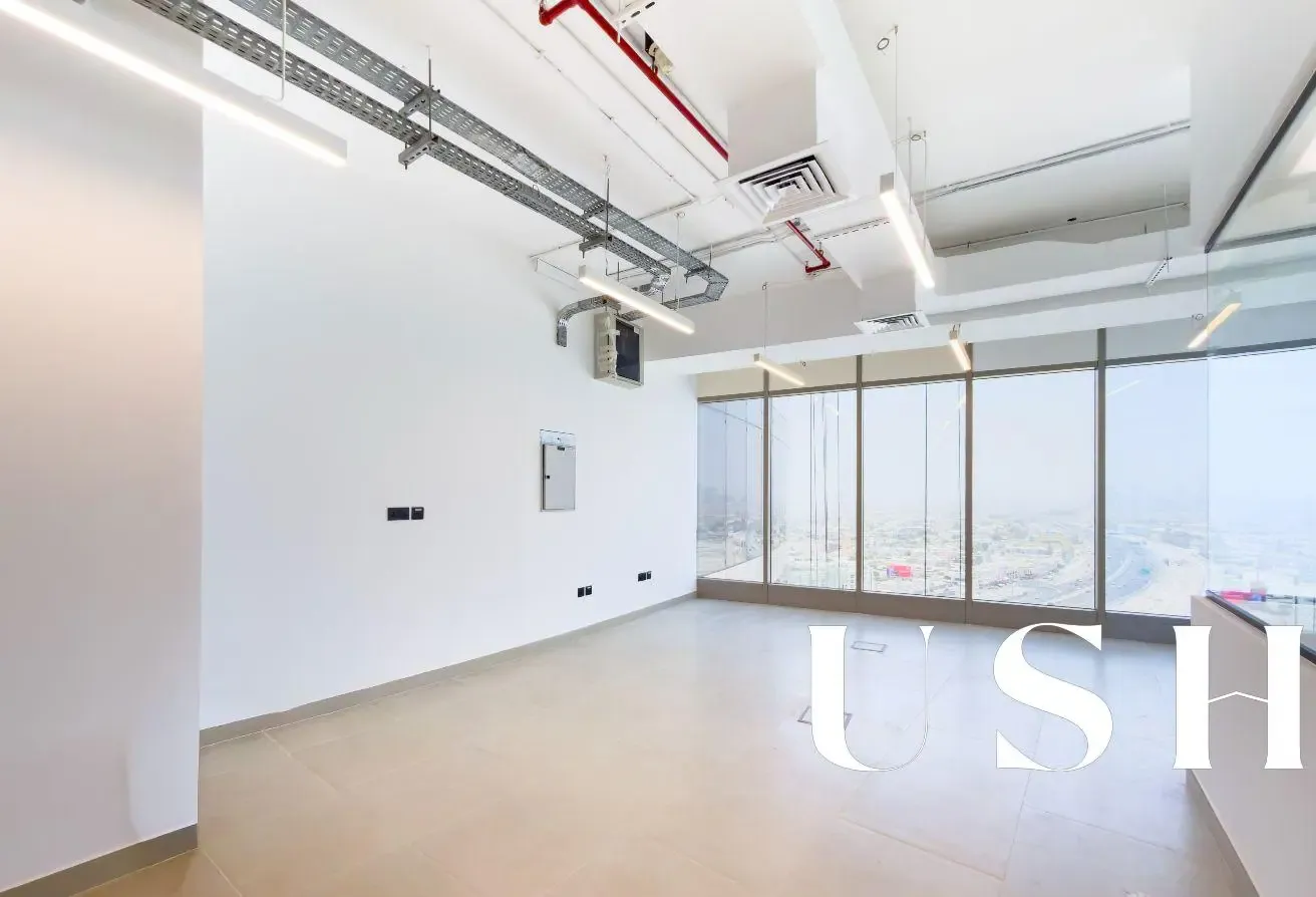Beautifully Fitted/ Vastu / Corner Office/ Vacant