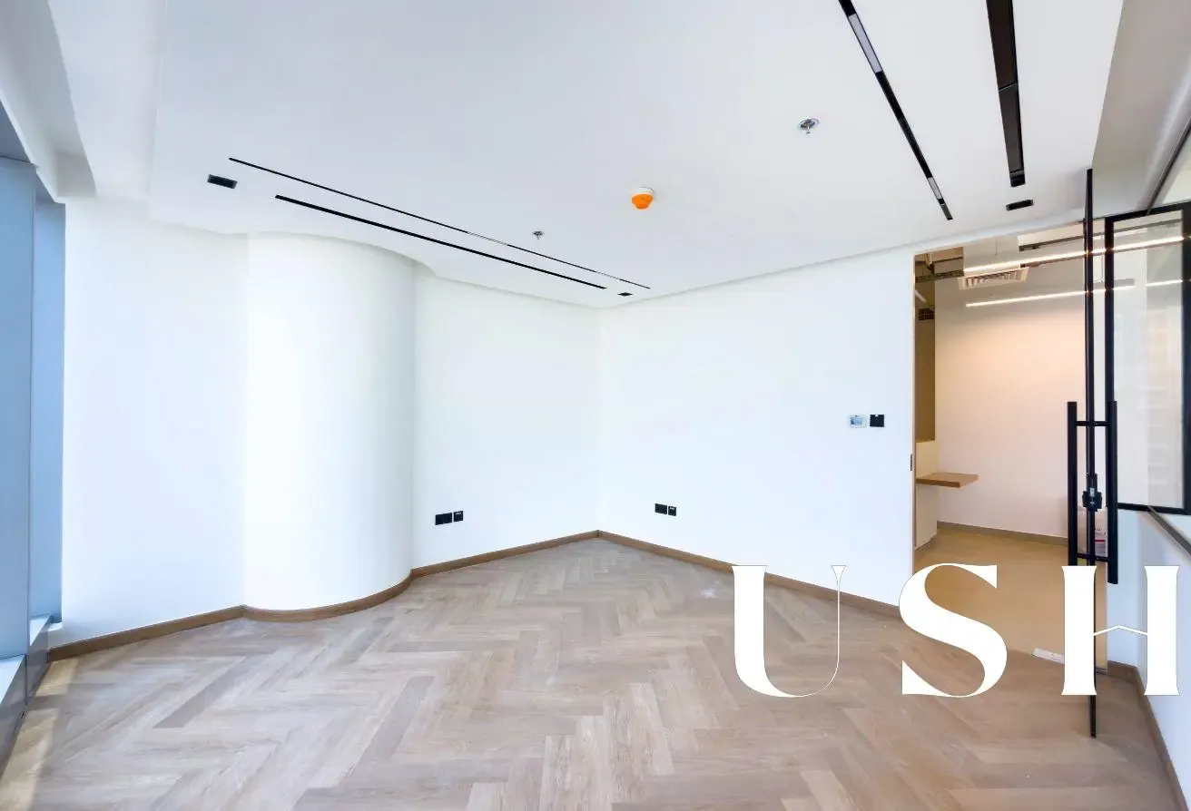 Beautifully Fitted/ Vastu / Corner Office/ Vacant