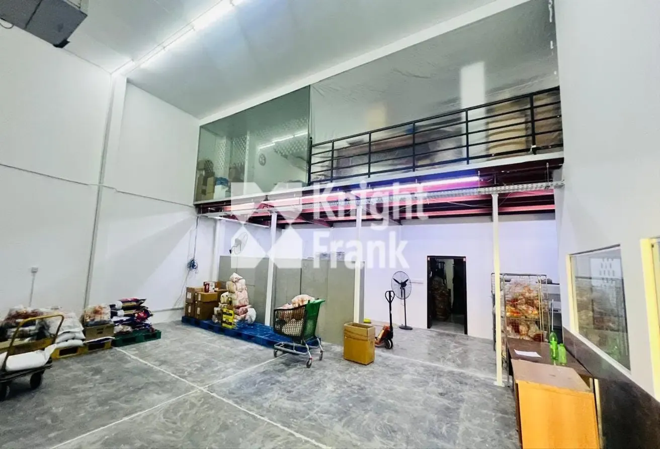 Fully Renovated | Air-conditioned | Column-less