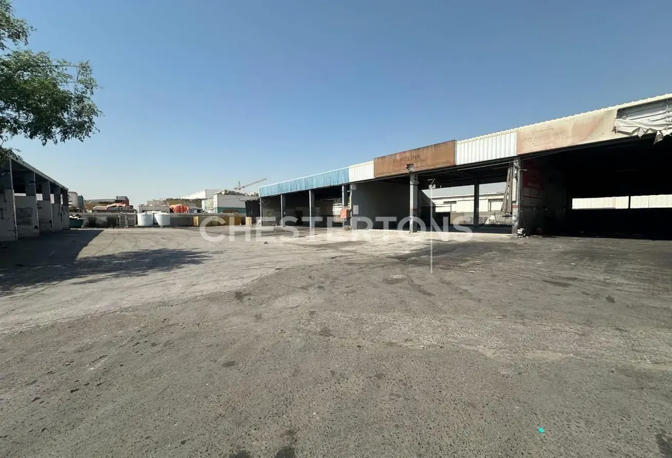 NO AGENTS | OPEN YARD SHED | GARAGE PARKING |