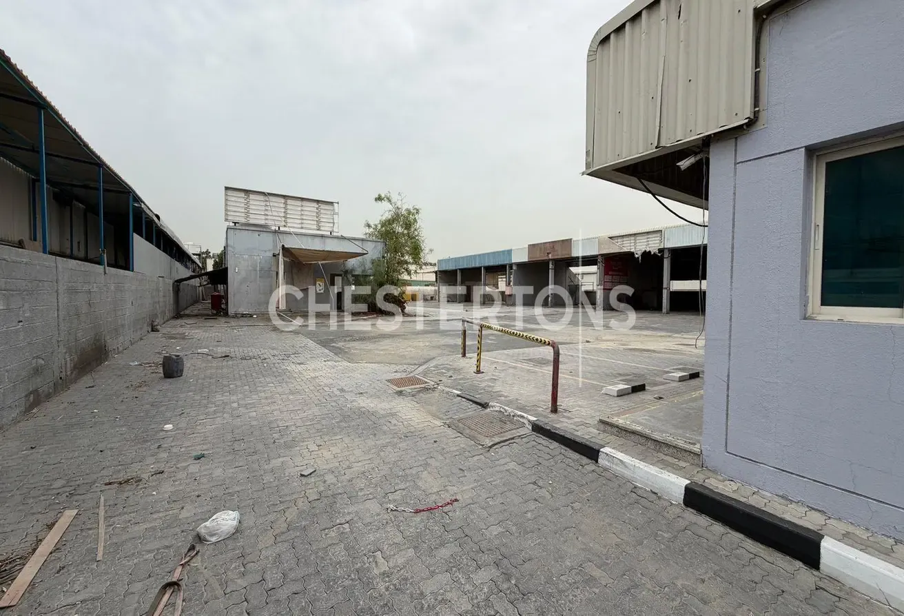 NO AGENTS | OPEN YARD SHED | GARAGE PARKING |