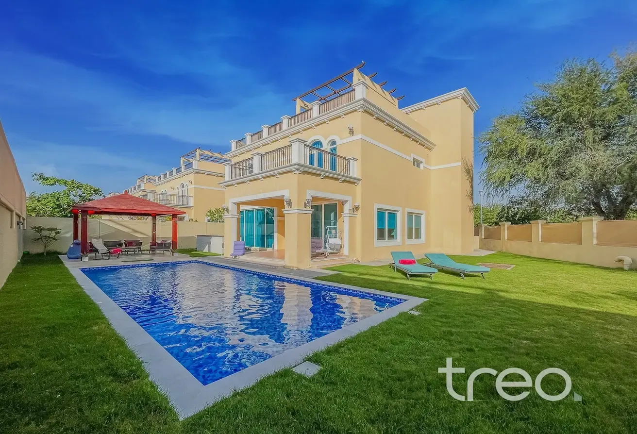 Private Corner Plot | Landscaped | Pool
