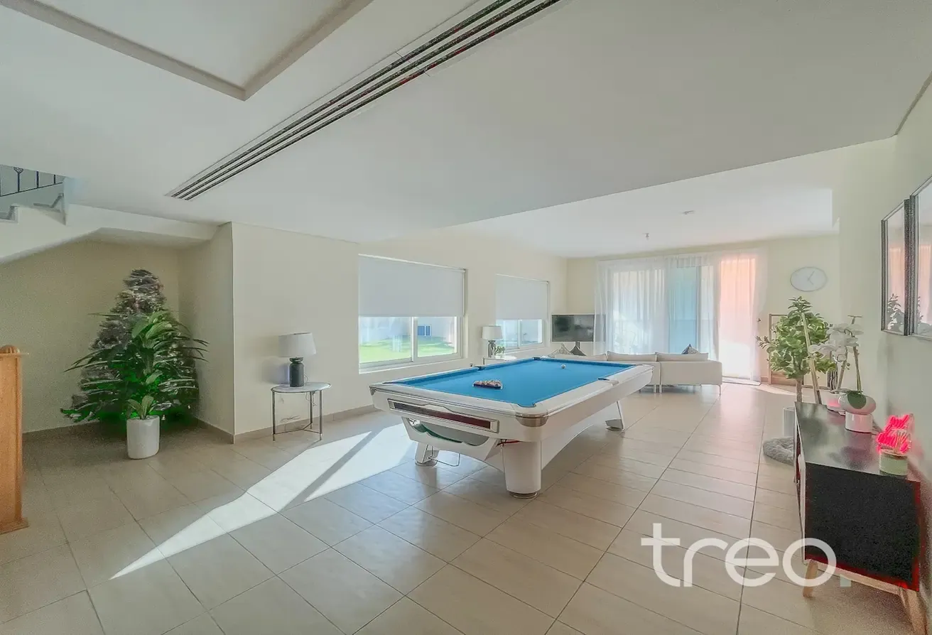 Private Corner Plot | Landscaped | Pool