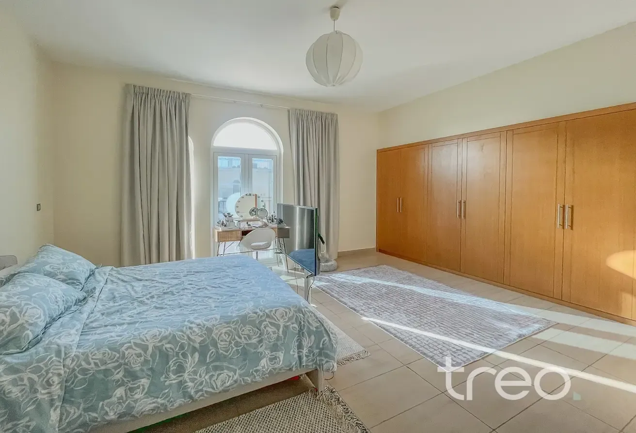 Private Corner Plot | Landscaped | Pool