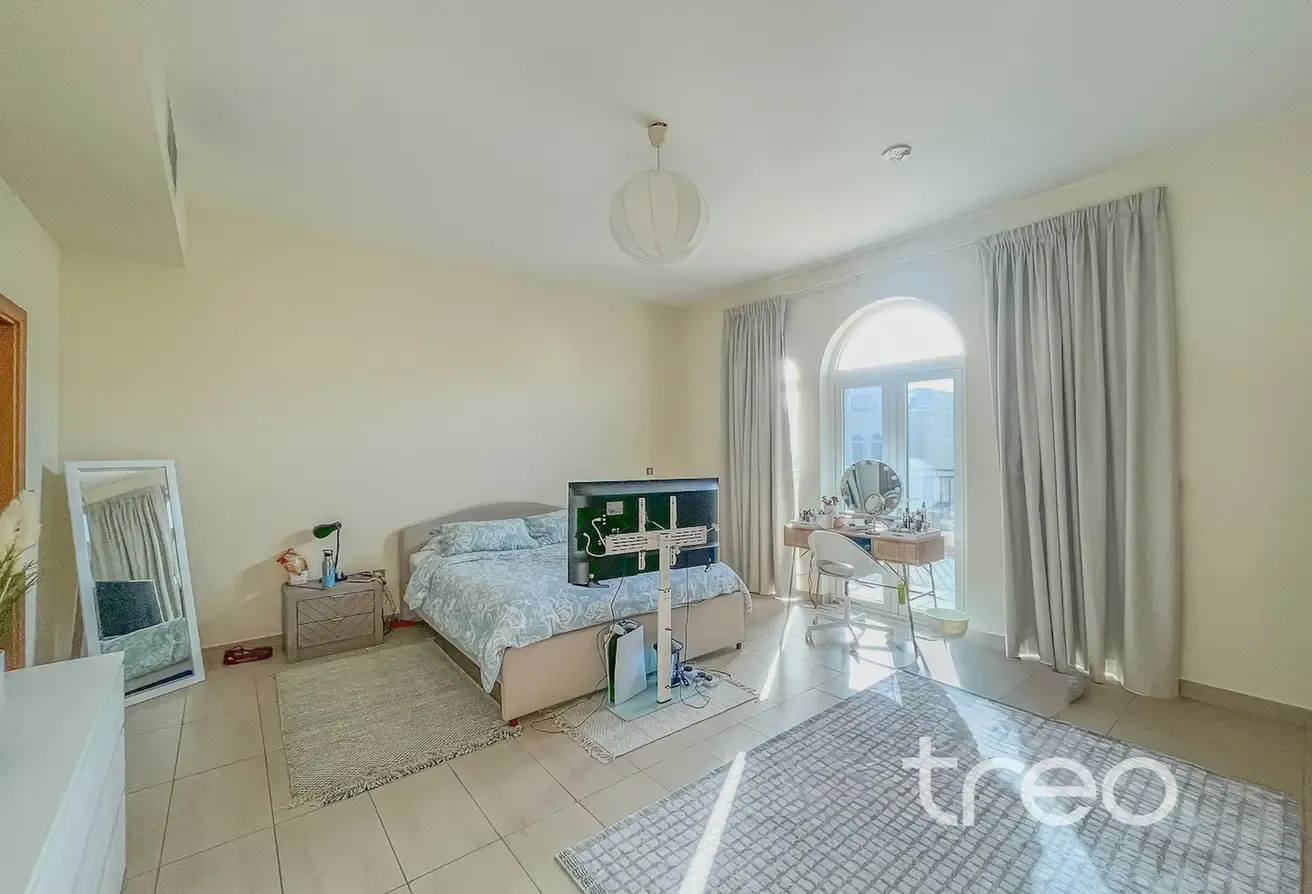 Private Corner Plot | Landscaped | Pool
