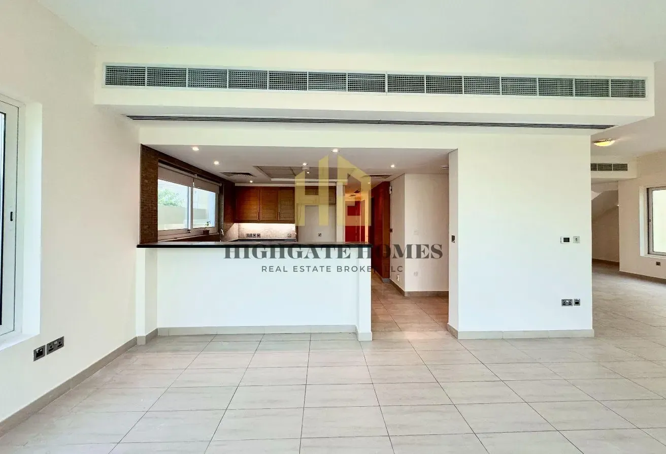 Immaculately Maintained| Landscaped Garden |Vacant