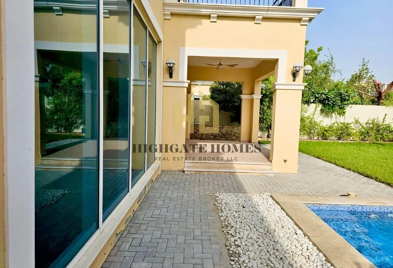 Nova w/ Pool | Beautifully Landscaped | Vacant Now