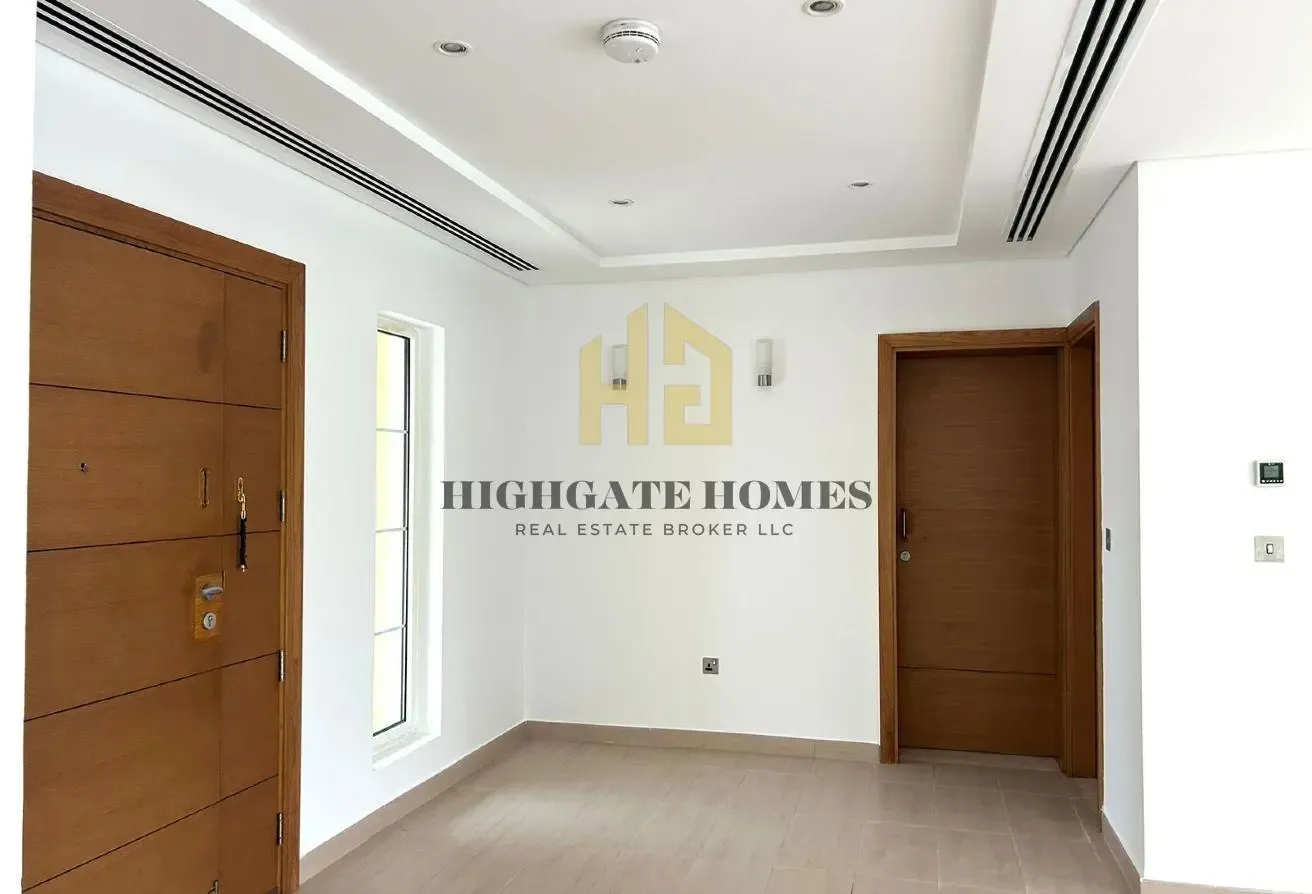 Nova w/ Pool | Beautifully Landscaped | Vacant Now