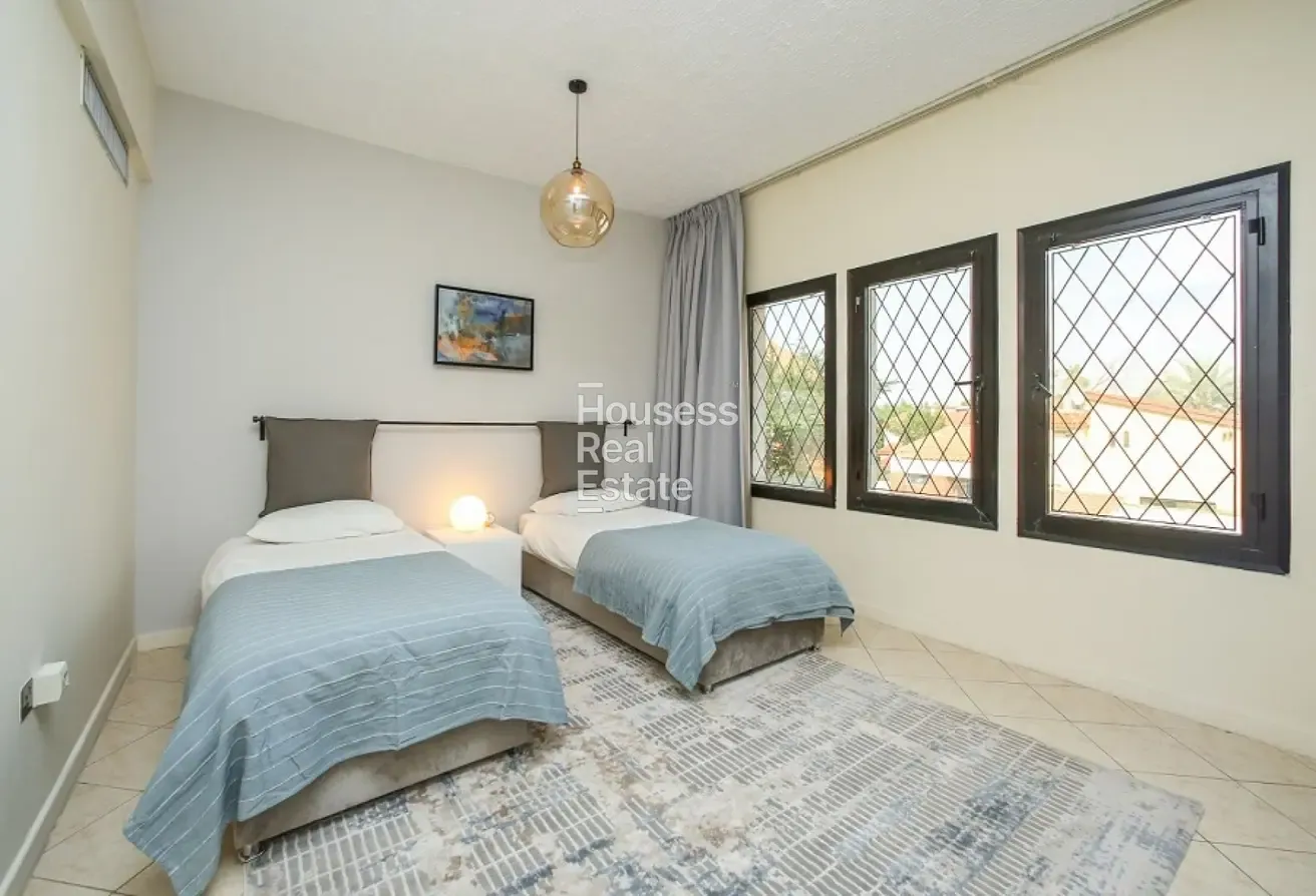 Bright Living|Private Jacuzzi and Garden|Vacant