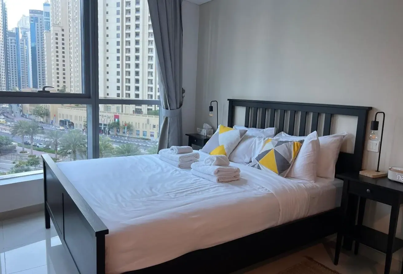 Luxury Fully Furnished Studio Amazing Waterfront
