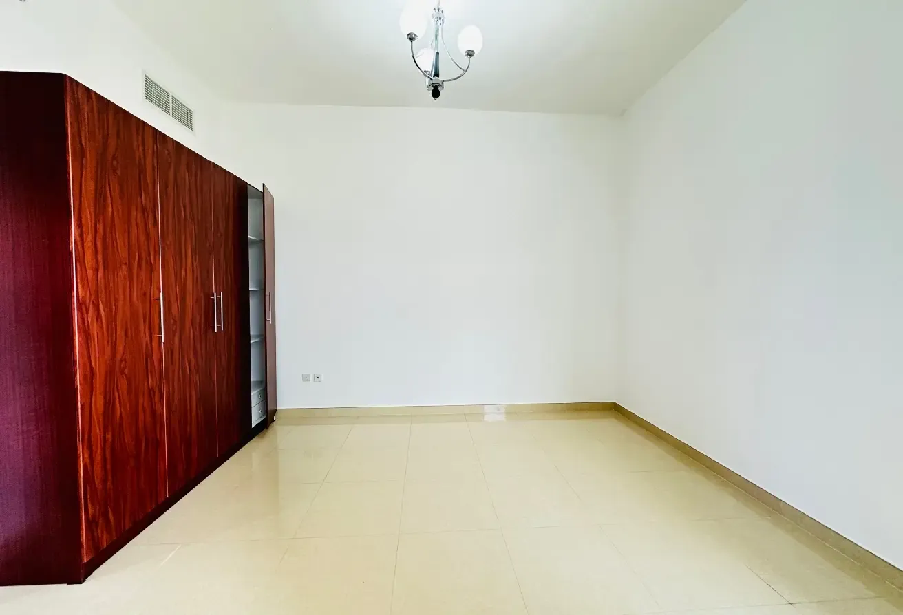 Massive size 1BHk |prime location| Well maintained