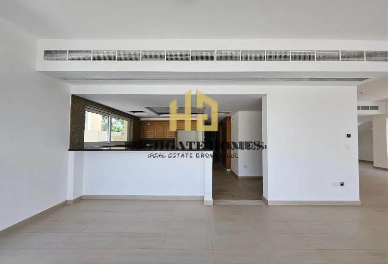 4Br Legacy Nova | Vacant | Amazingly Landscaped